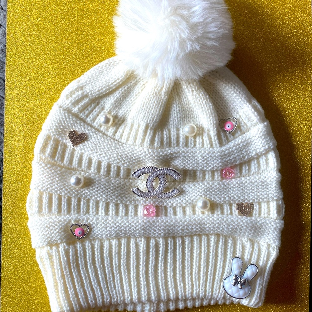 WHITE BEANIE